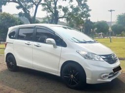 2013 Honda Freed PSD Putih - Jual mobil bekas di Banten