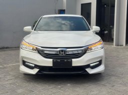 2017 Honda Accord 2.4 VTi-L Putih - Jual mobil bekas di DI Yogyakarta