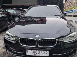 2017 BMW 3 Series 320i Hitam - Jual mobil bekas di Jawa Barat