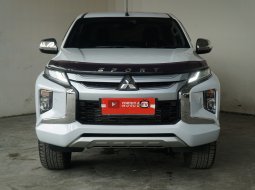 2021 Mitsubishi Triton Ultimate AT Double Cab 4WD Putih - Jual mobil bekas di Jawa Barat