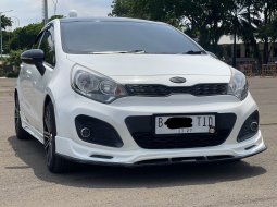 2014 Kia Rio 1.4 Automatic Putih - Jual mobil bekas di DKI Jakarta