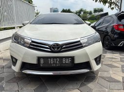 2014 Toyota Corolla Altis V AT Putih - Jual mobil bekas di Jawa Barat