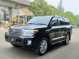 2013 Toyota Land Cruiser 4.5 V8 Diesel Hitam - Jual mobil bekas di DKI Jakarta