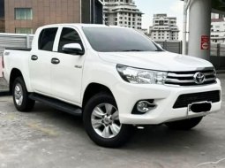 2018 Toyota Hilux 2.4L D-Cab V AT Putih - Jual mobil bekas di DKI Jakarta