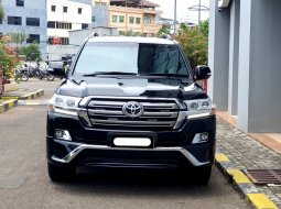 2017 Toyota Land Cruiser VX-R Hitam - Jual mobil bekas di DKI Jakarta