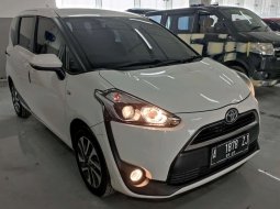 2017 Toyota Sienta V Putih - Jual mobil bekas di Banten