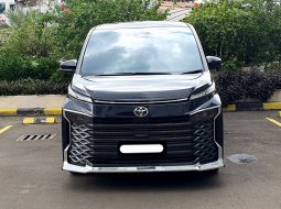 2023 Toyota Voxy CVT Hitam - Jual mobil bekas di DKI Jakarta