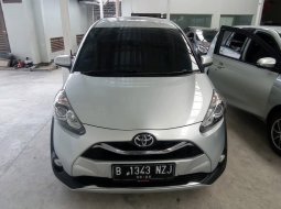 2020 Toyota Sienta V Silver - Jual mobil bekas di Banten