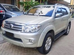 2011 Toyota Fortuner G Luxury Silver - Jual mobil bekas di DKI Jakarta