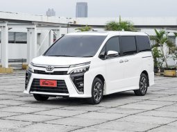 2018 Toyota Voxy 2.0 A/T Putih - Jual mobil bekas di DKI Jakarta