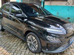 2021 Hyundai Kona Electric Hitam - Jual mobil bekas di DKI Jakarta