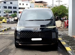 2021 Hyundai Staria Signature 7 Hitam - Jual mobil bekas di DKI Jakarta