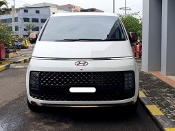 2023 Hyundai Staria Signature 9 Putih - Jual mobil bekas di DKI Jakarta