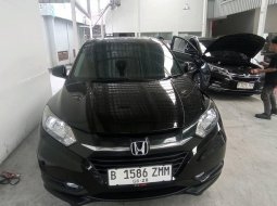 2018 Honda HR-V 1.5L E CVT Hitam - Jual mobil bekas di Banten