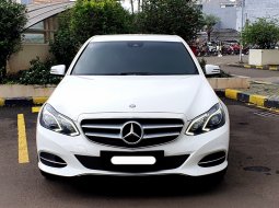 2015 Mercedes-Benz E-Class 250 Putih - Jual mobil bekas di DKI Jakarta