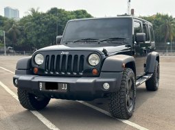 2011 Jeep Wrangler Sport Unlimited Hitam - Jual mobil bekas di DKI Jakarta