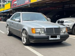 1990 Mercedes-Benz 300CE C124 3.0 Automatic Silver - Jual mobil bekas di DKI Jakarta