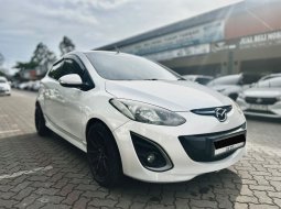 2013 Mazda 2 V Putih - Jual mobil bekas di Banten