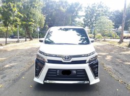 2019 Toyota Voxy 2.0 A/T Putih - Jual mobil bekas di DKI Jakarta