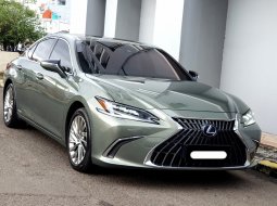 2022 Lexus ES 300h Ultra Luxury Hijau - Jual mobil bekas di DKI Jakarta