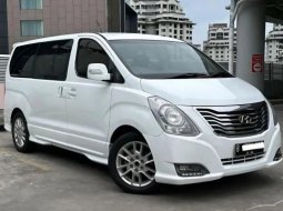 2014 Hyundai H-1 XG Putih - Jual mobil bekas di DKI Jakarta