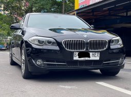 2013 BMW 5 Series 520i Hitam - Jual mobil bekas di DKI Jakarta