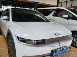 2023 Hyundai Ioniq Signature Putih - Jual mobil bekas di Jawa Barat