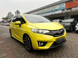 2017 Honda Jazz RS CVT Kuning - Jual mobil bekas di Banten