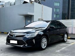 2018 Toyota Camry 2.5 Hybrid Hitam - Jual mobil bekas di DKI Jakarta