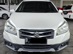 2017 Suzuki SX4 S-Cross AT Putih - Jual mobil bekas di Jawa Barat