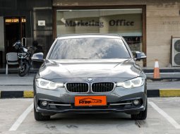 2018 BMW 3 Series 320i M Sport Abu-abu - Jual mobil bekas di DKI Jakarta