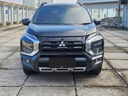 2023 Mitsubishi Xpander Cross Premium Package AT Abu-abu - Jual mobil bekas di DKI Jakarta