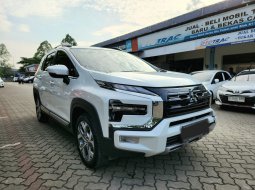 2024 Mitsubishi Xpander Cross NewPremium Package CVT Putih - Jual mobil bekas di Banten