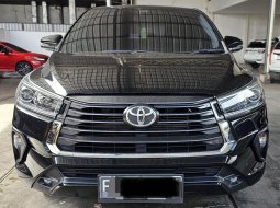 2022 Toyota Kijang Innova V A/T Diesel Hitam - Jual mobil bekas di Jawa Barat