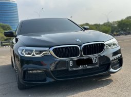 2020 BMW 5 Series 530i M Sport Hitam - Jual mobil bekas di DKI Jakarta