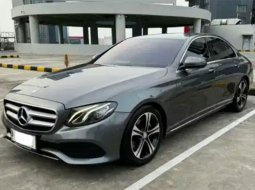 2017 Mercedes-Benz E-Class 250 Abu-abu - Jual mobil bekas di DKI Jakarta