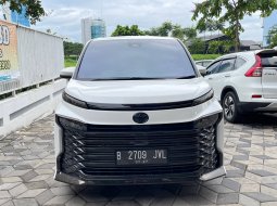 2022 Toyota Voxy 2.0 A/T Putih - Jual mobil bekas di Jawa Barat