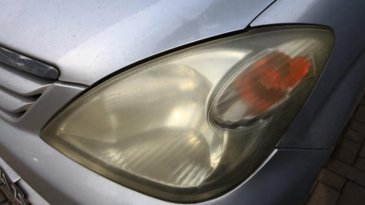 Ini Penyebab Headlamp atau Lampu Utama Mobil Buram
