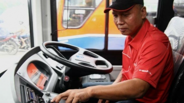 Apakah Boleh Supir Bus Antar Provinsi Tidak Berpuasa Saat Ramadhan?