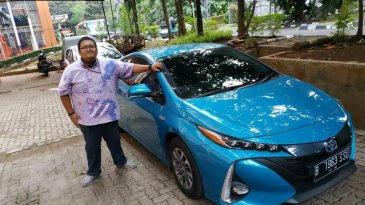 Review dan Test Drive Toyota All New Prius PHV 2019