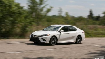 Review Toyota Camry 2019