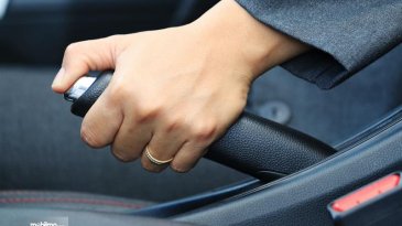 Betapa Pentingnya Fungsi Rem Tangan Pada Mobil