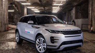 Mantab, Range Rover Evoque 2019 Mendapatkan Bintang 5 Saat Uji Tes Tabrakan