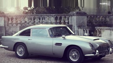 Mobil Bekas James Bond Aston Martin DB5 Terjual Dengan Harga Fantastis