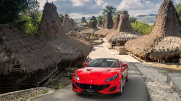 Jalan-Jalan Ke Pulan Sumba, Ferrari Portofino Jadi Objek Fotografi Eksotis