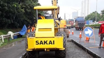 Jaga Kualitas Jalan, Jasa Marga Aspal Ulang Jalan Tol Jakarta-Tangerang