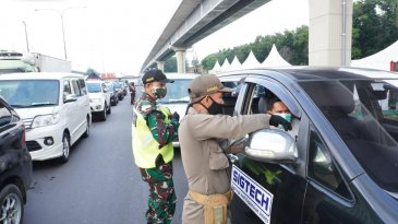 Tak Penuhi Persyaratan, 4.599 Kendaraan Ke Jakarta Diarahkan ke Karawang
