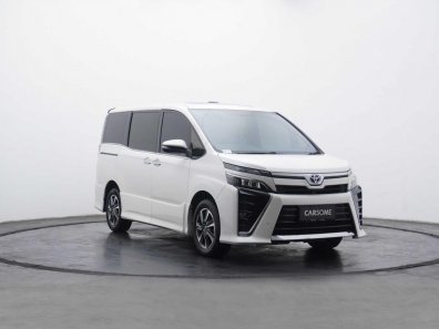 2017 Toyota Voxy 2.0 A/T Putih - Jual mobil bekas di Banten