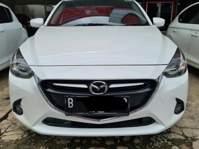 2016 Mazda 2 R AT Putih - Jual mobil bekas di Jawa Barat