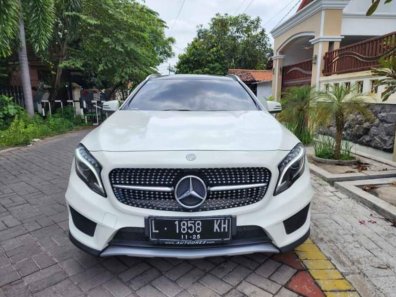 2015 Mercedes-Benz GLA 200 Gasoline Putih - Jual mobil bekas di Jawa Timur